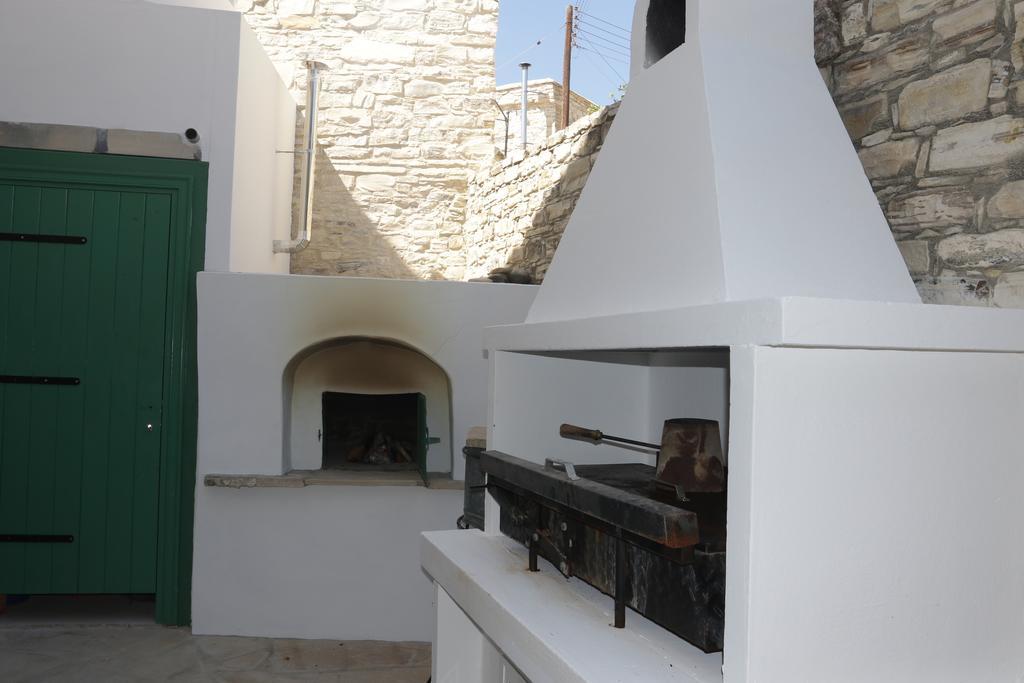 To Konatzi Tis Marikas Tzai Tou Yianni Guest House Kato Drys Ngoại thất bức ảnh